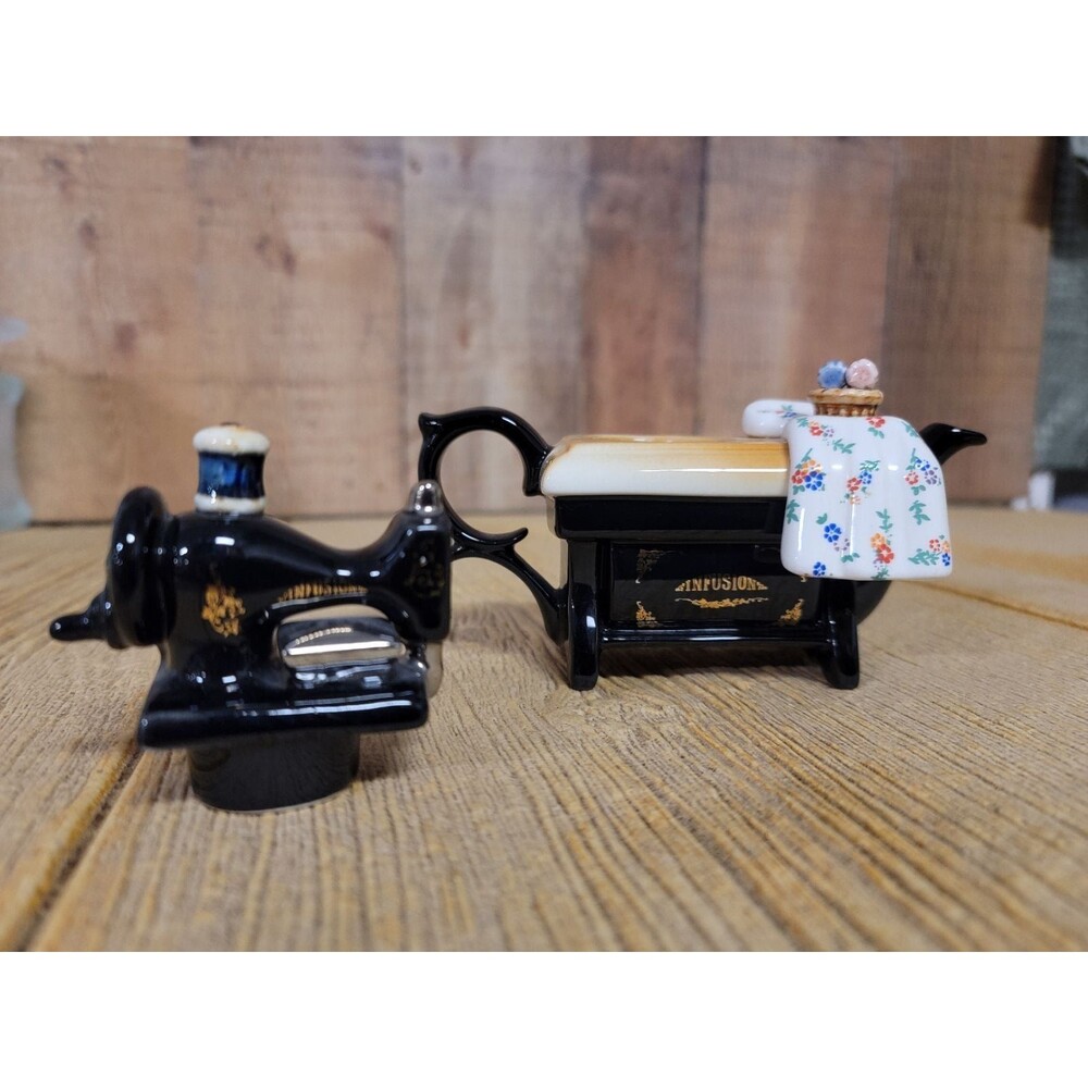 Cardew Design Mini Infusion Sewing Machine TeaPot - Picture 7 of 9